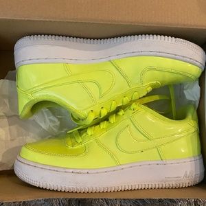 NIKE AIR FORCE 1